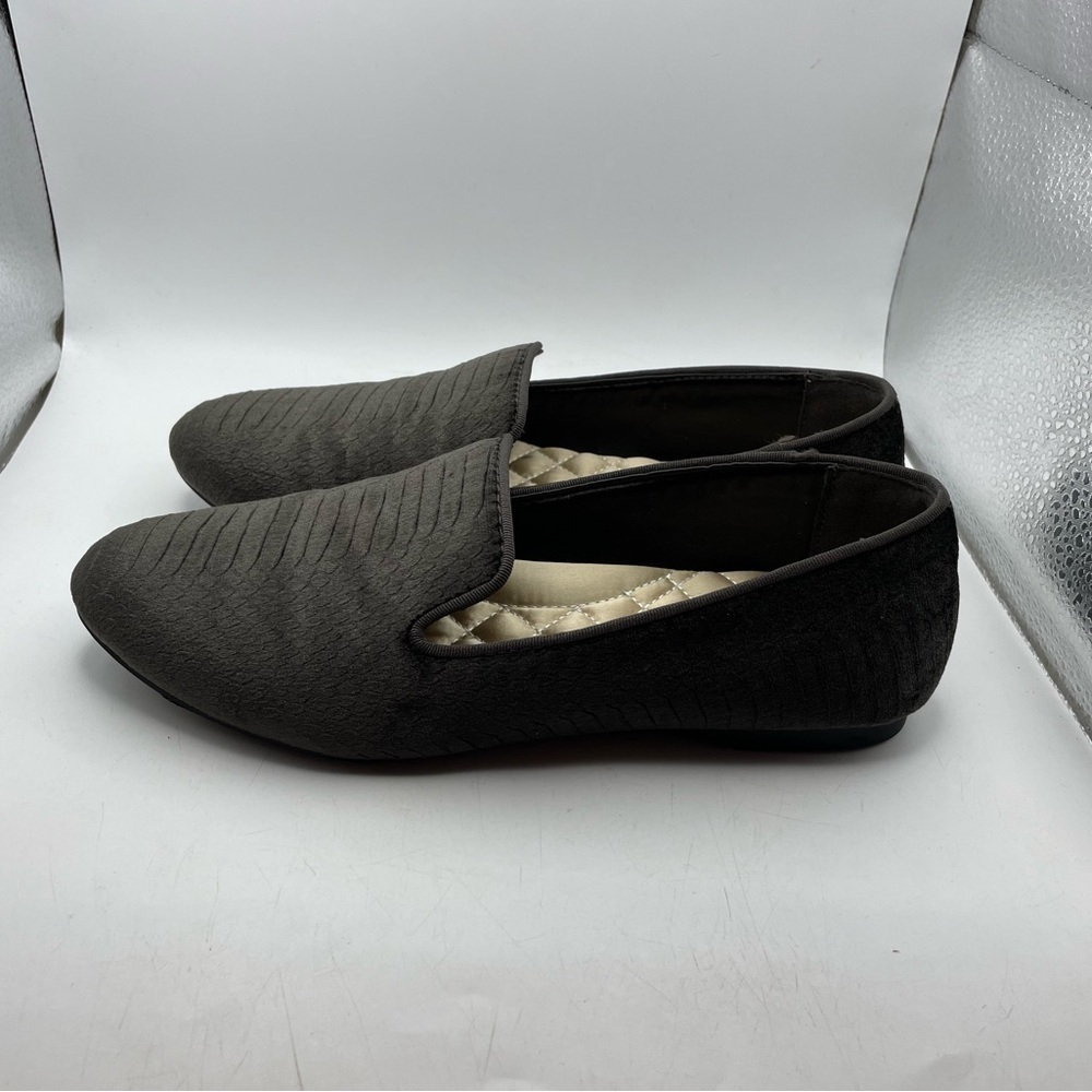 Birdies Sterling women’s dark brown velvet loafers size 6.5